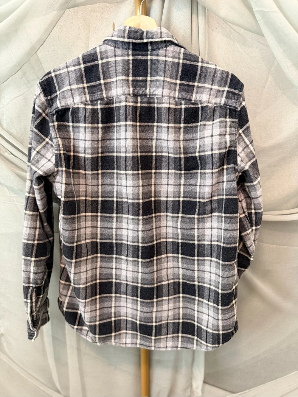 American Eagle Outfitters Black & White Plaid Button-Down Shirt